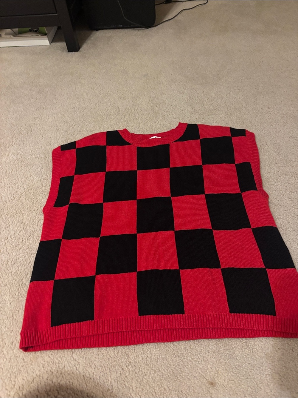 Checkerboard Muscle Tee Vest in Red & Black